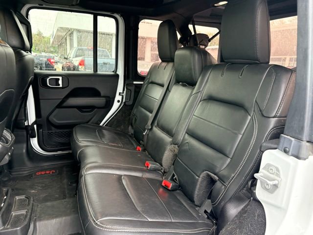Used 2019 Jeep Wrangler Unlimited Sahara w/ Cold Weather Group AWD/4WD image 14