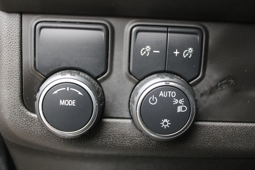 Used 2023 Chevrolet Suburban High Country image 29