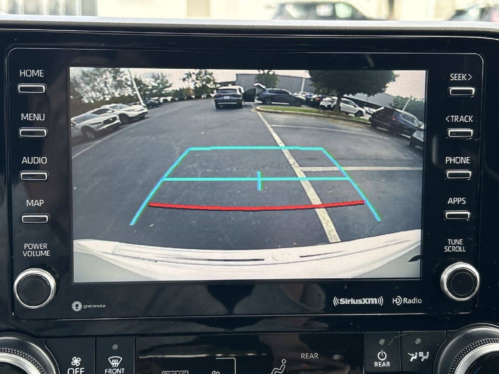 Used 2020 Toyota Highlander XLE AWD/4WD image 40