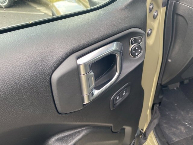 New 2025 Jeep Gladiator Sport image 13