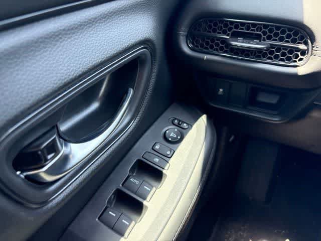 Used 2027 Honda HR-V LX image 23