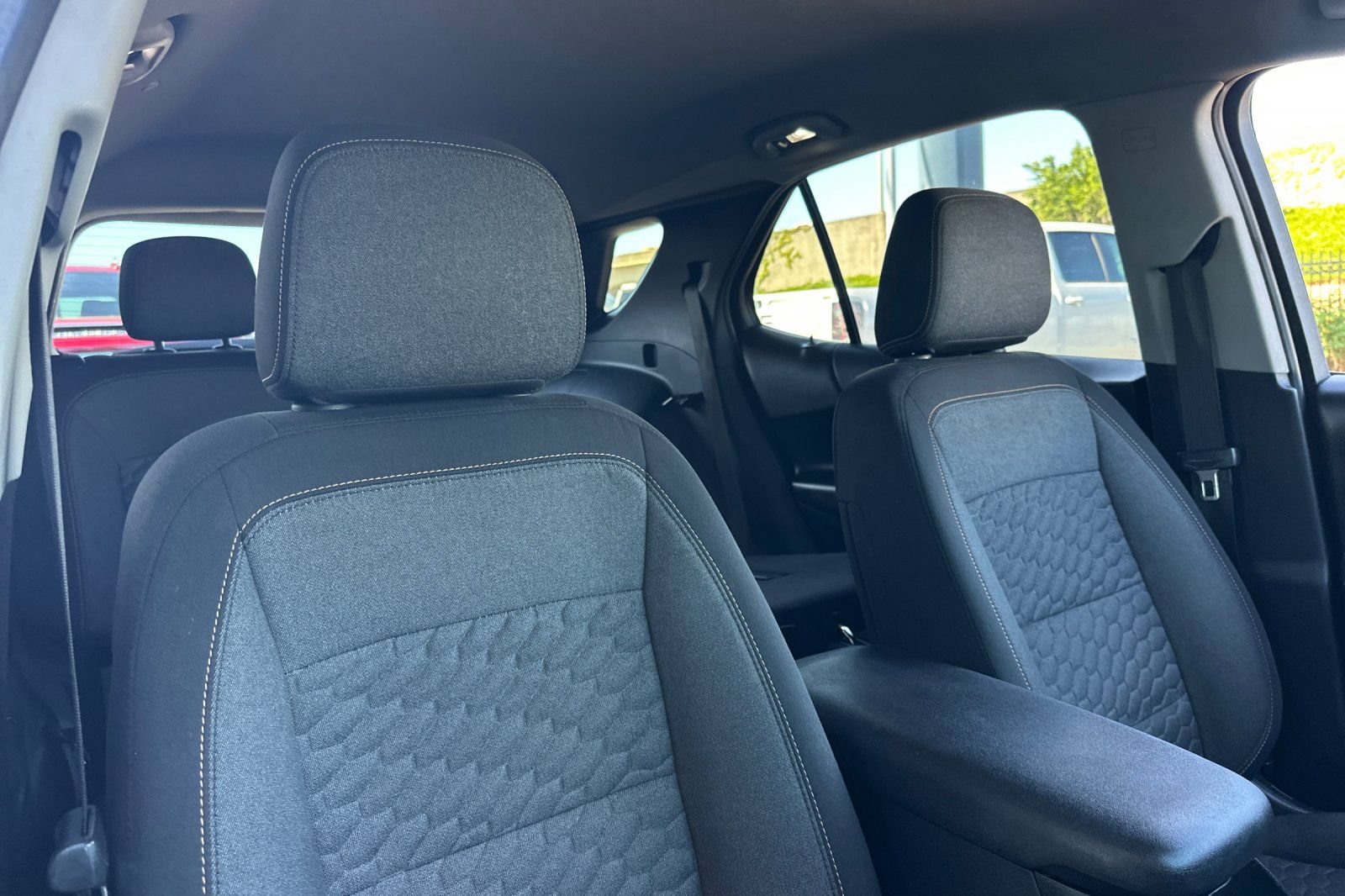 Used 2018 Chevrolet Equinox LT FWD image 17