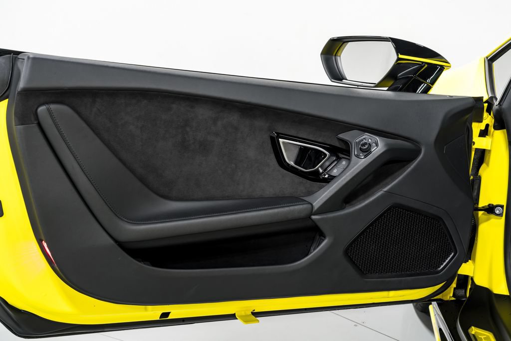 Used 2022 Lamborghini Huracan EVO AWD/4WD image 9