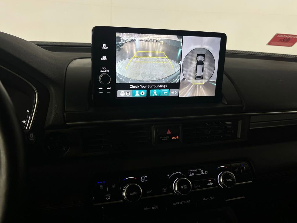 Used 2025 Honda Pilot Black Edition image 17