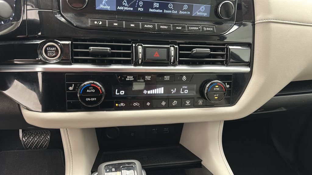 Used 2024 Nissan Pathfinder SL AWD/4WD image 18