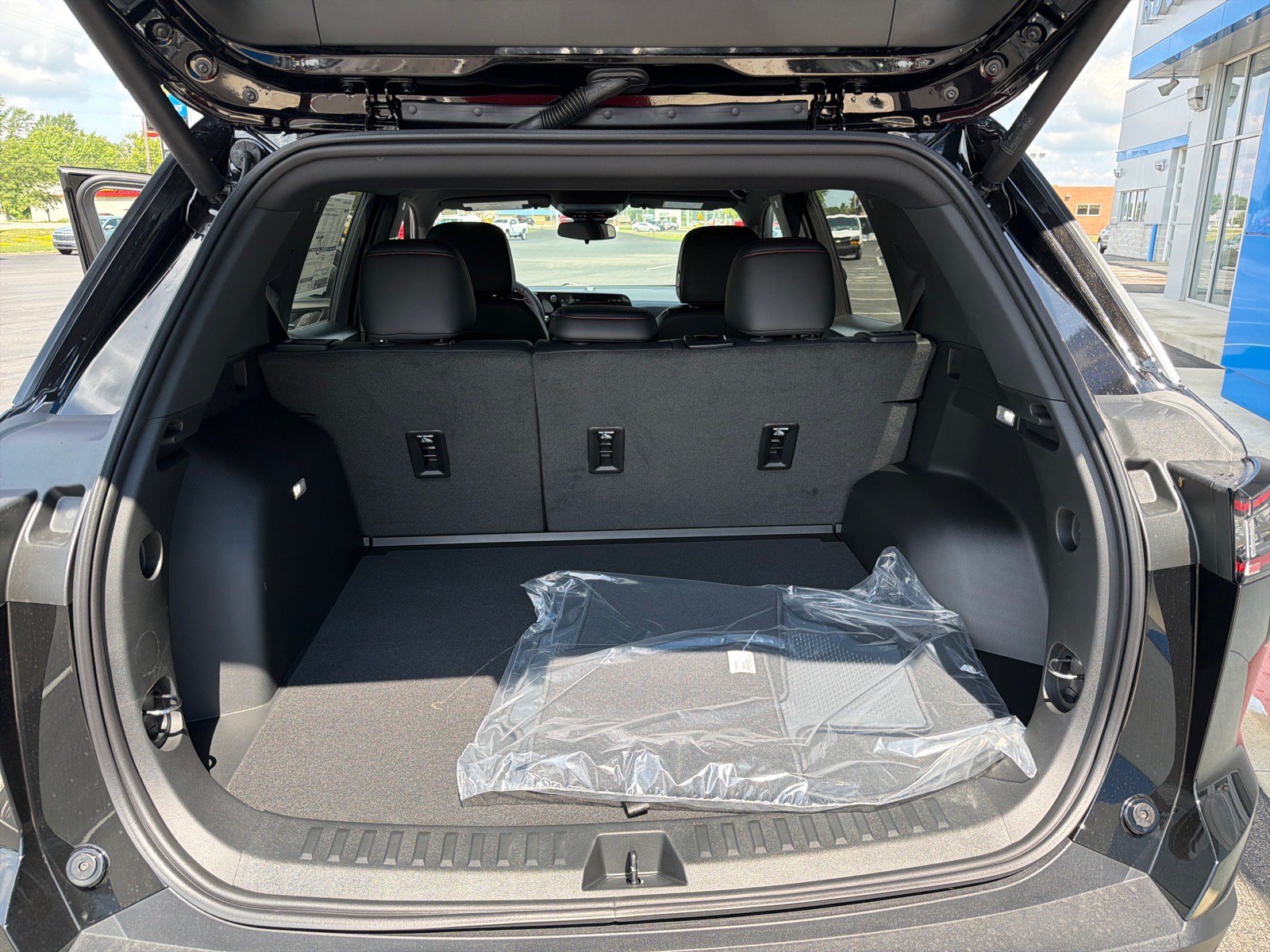 New 2027 Chevrolet Equinox RS FWD image 10