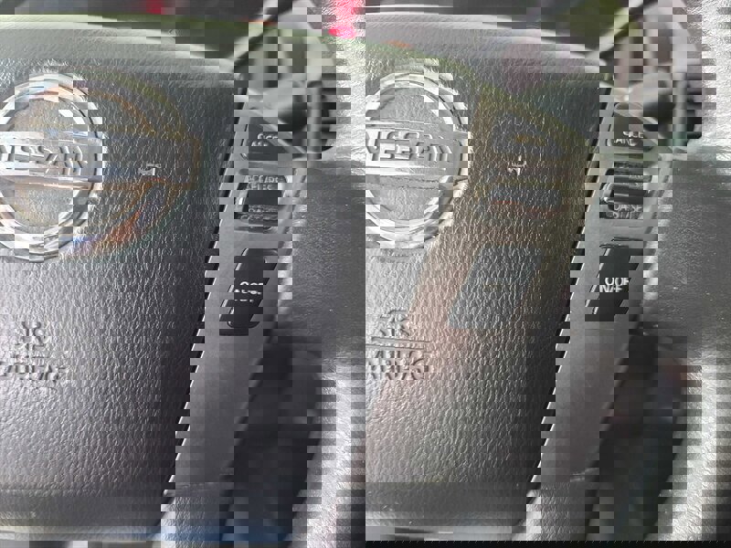 Used 2015 Nissan Titan SV image 22