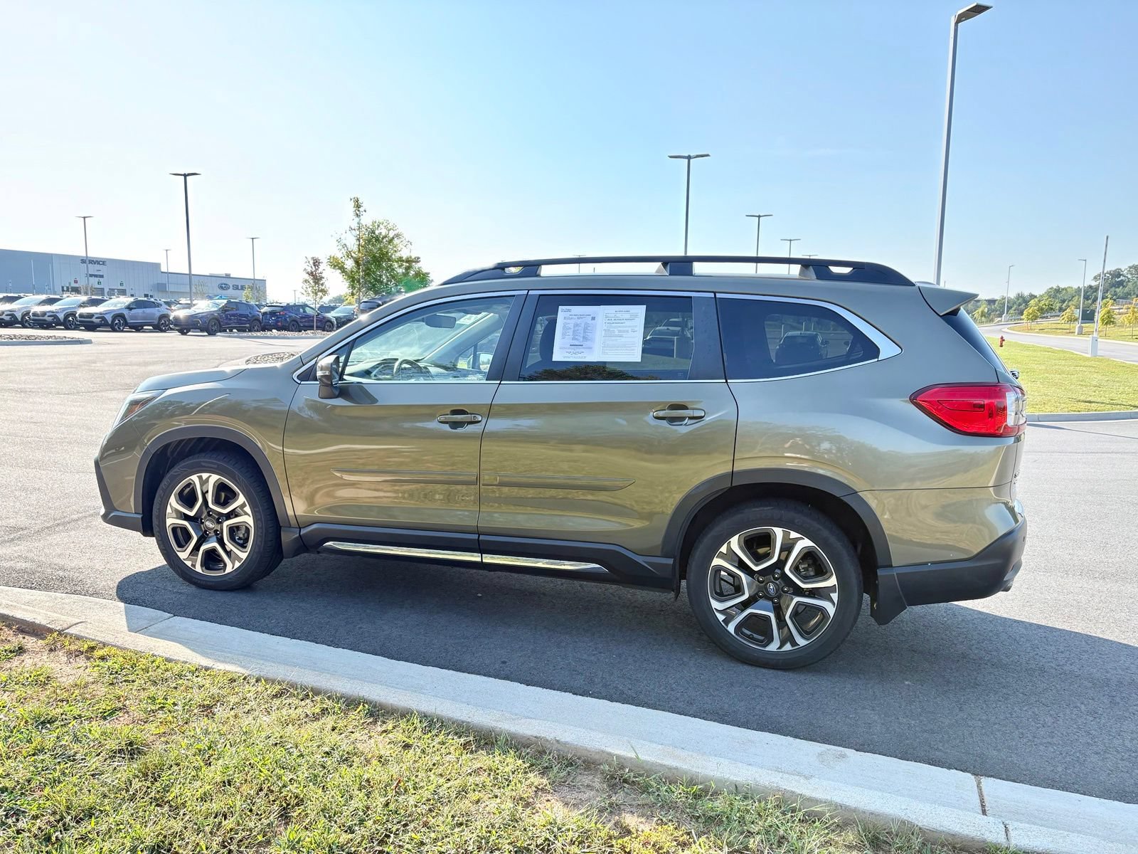 Used 2023 Subaru Ascent Limited AWD/4WD image 5