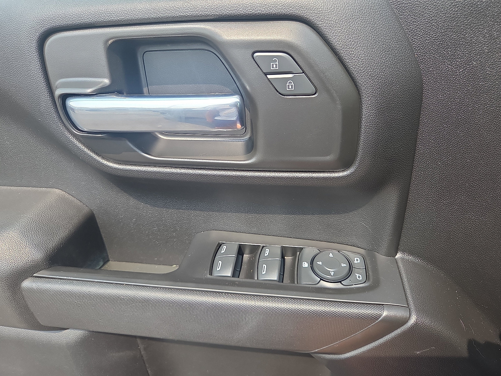 Used 2021 Chevrolet Silverado 1500 Custom AWD/4WD image 27
