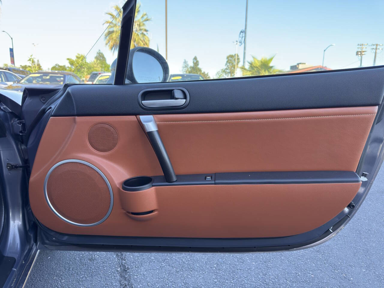 Used 2006 MAZDA MX-5 Miata Grand Touring w/ Premium Pkg RWD image 17