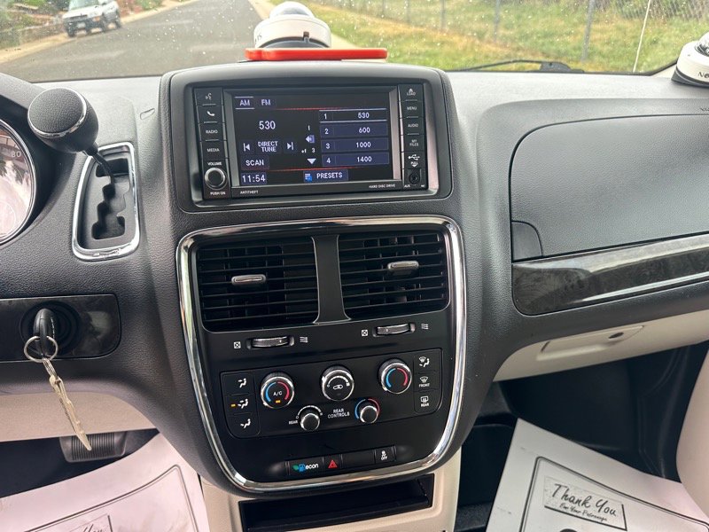 Used 2019 Dodge Grand Caravan SE image 25