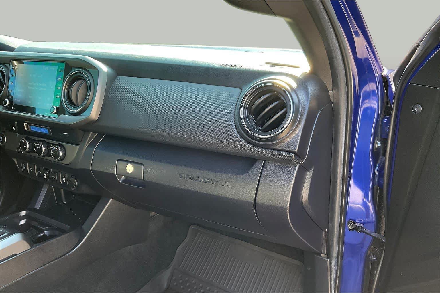 Used 2022 Toyota Tacoma TRD Off-Road w/ Technology Package RWD image 18