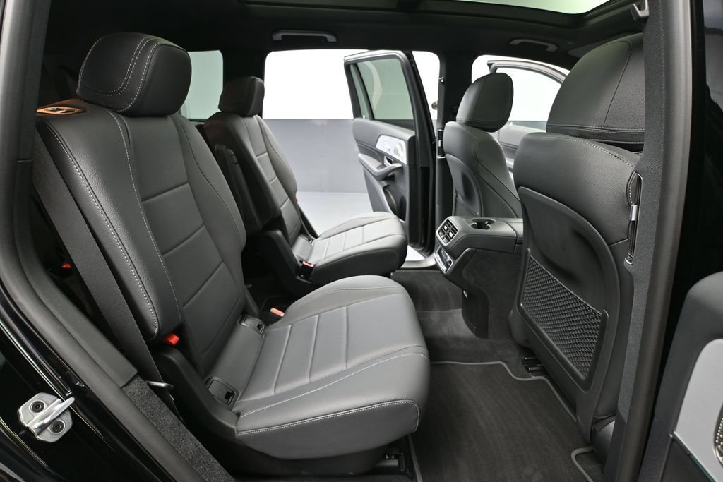 Used 2026 Mercedes-Benz GLS 450 4MATIC image 42