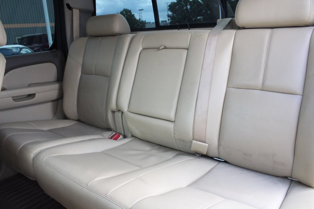 Used 2009 GMC Sierra 2500 SLT w/ Entertainment Package AWD/4WD image 19