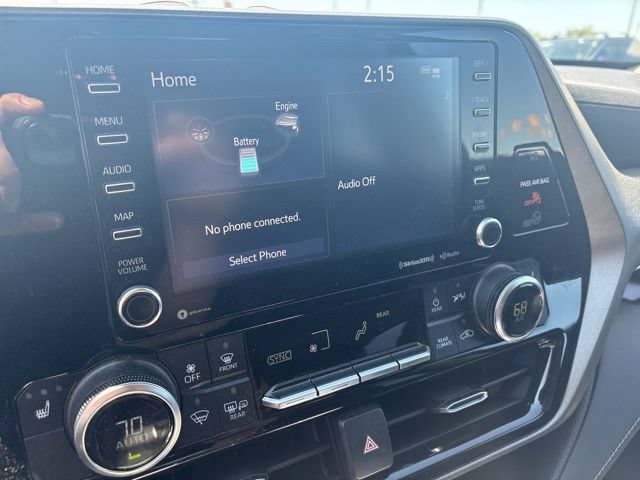 Used 2021 Toyota Highlander XLE AWD/4WD image 14