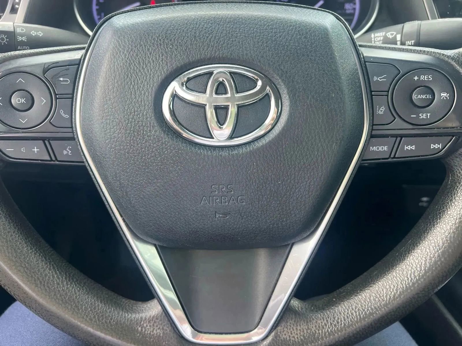 Used 2018 Toyota Camry LE image 16