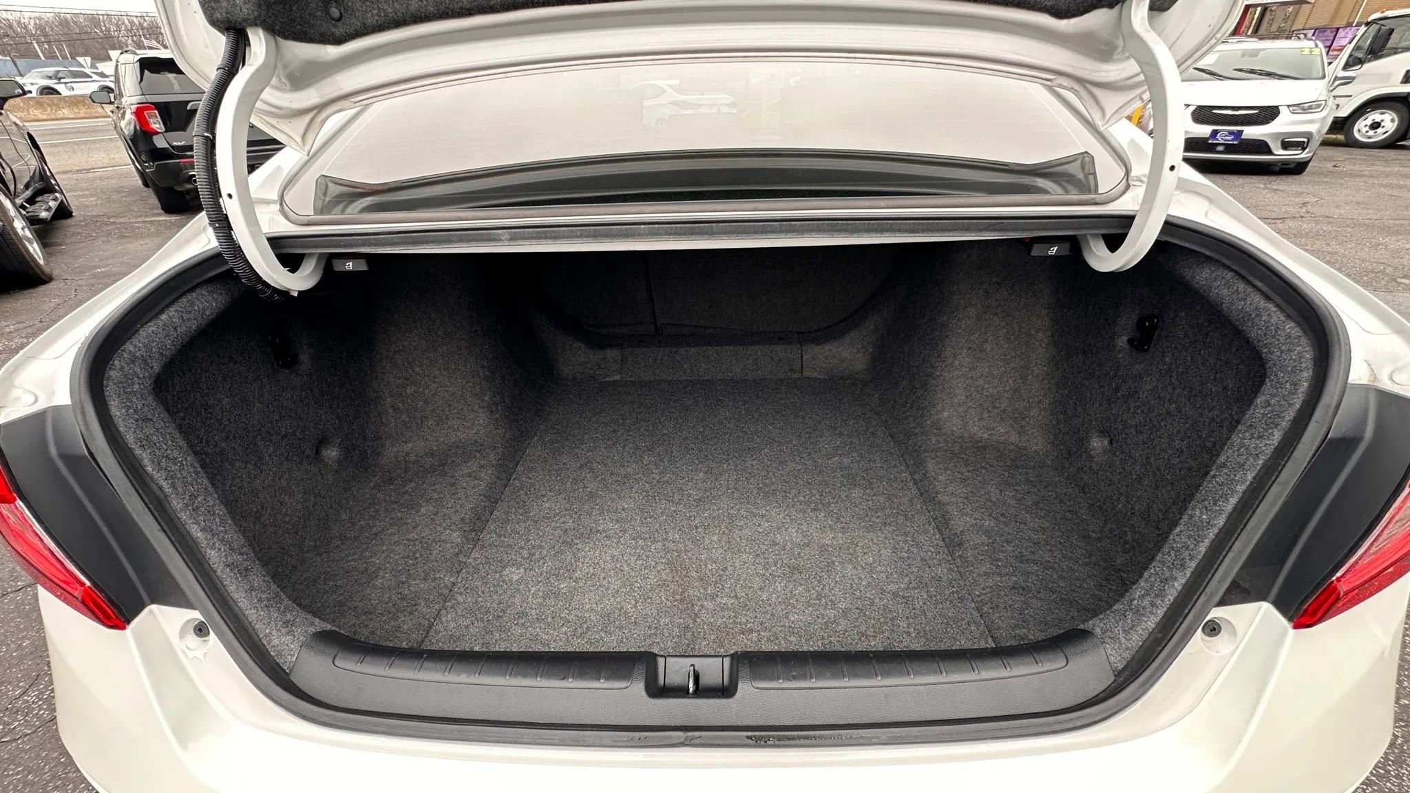 Used 2018 Honda Accord EX image 18