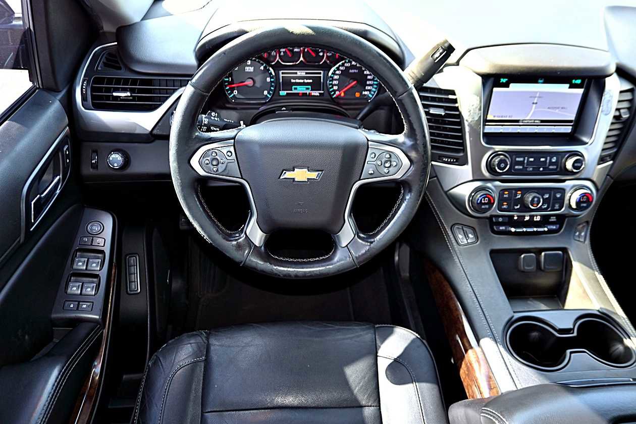 Used 2019 Chevrolet Suburban LT image 15