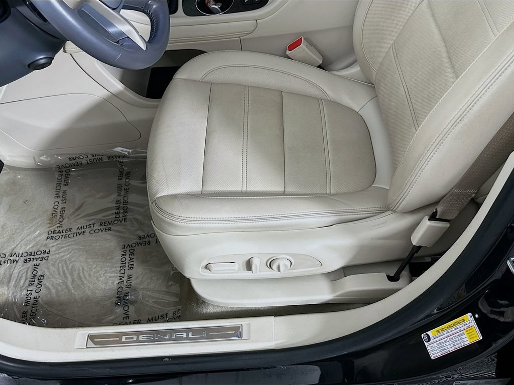 Used 2020 GMC Acadia Denali w/ Technology Package FWD image 29