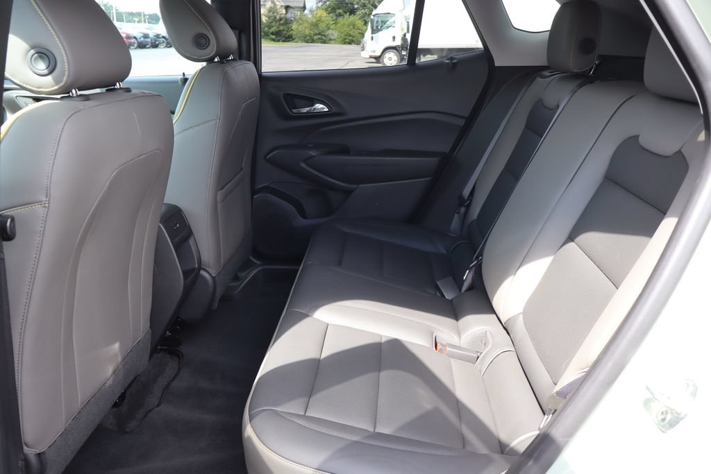 Used 2024 Chevrolet Trax ACTIV w/ Driver Confidence Package FWD image 20