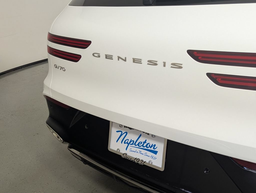 Used 2026 Genesis GV70 2.5T Sport Prestige AWD/4WD image 8