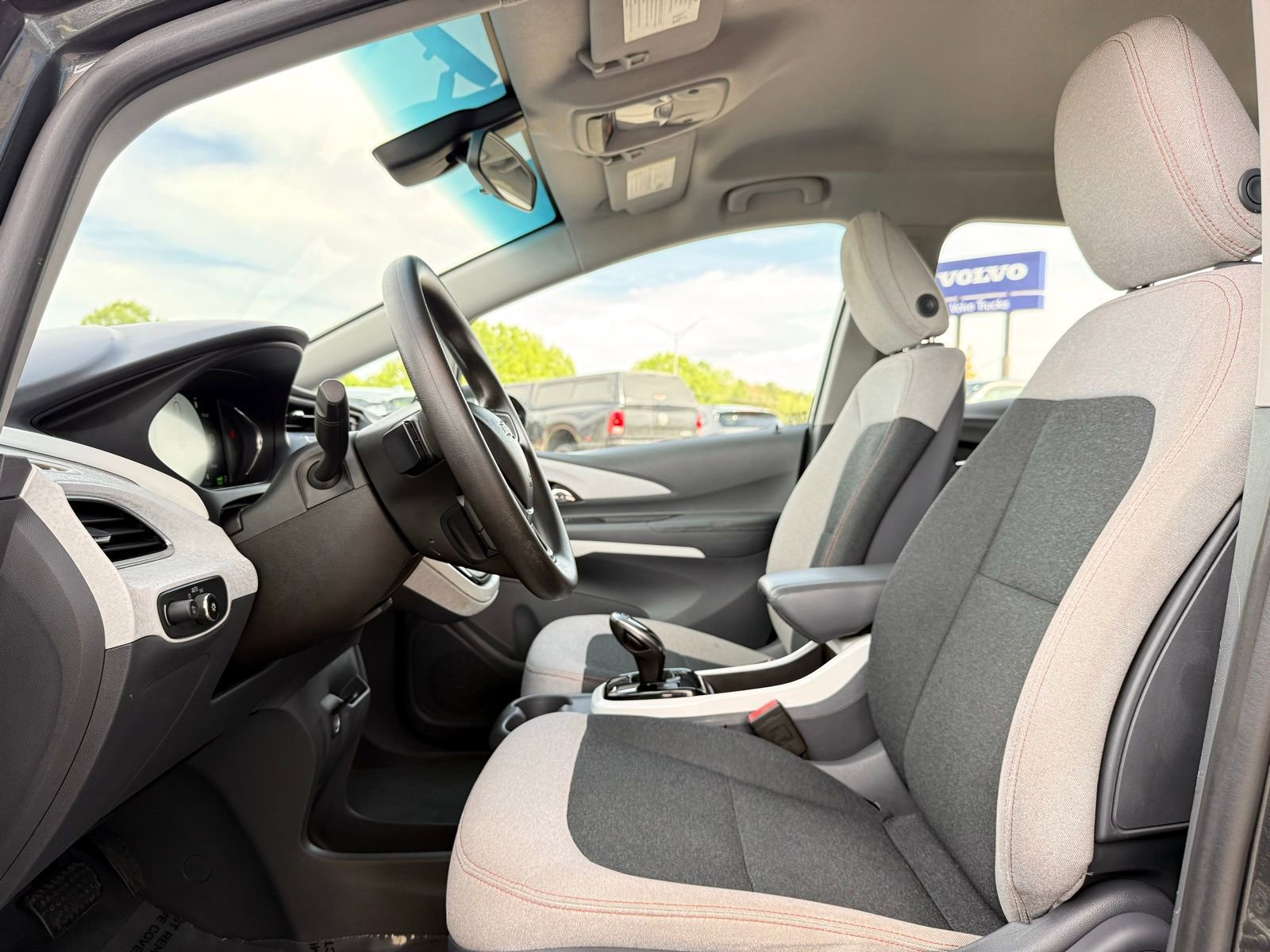 Used 2018 Chevrolet Bolt LT FWD image 17