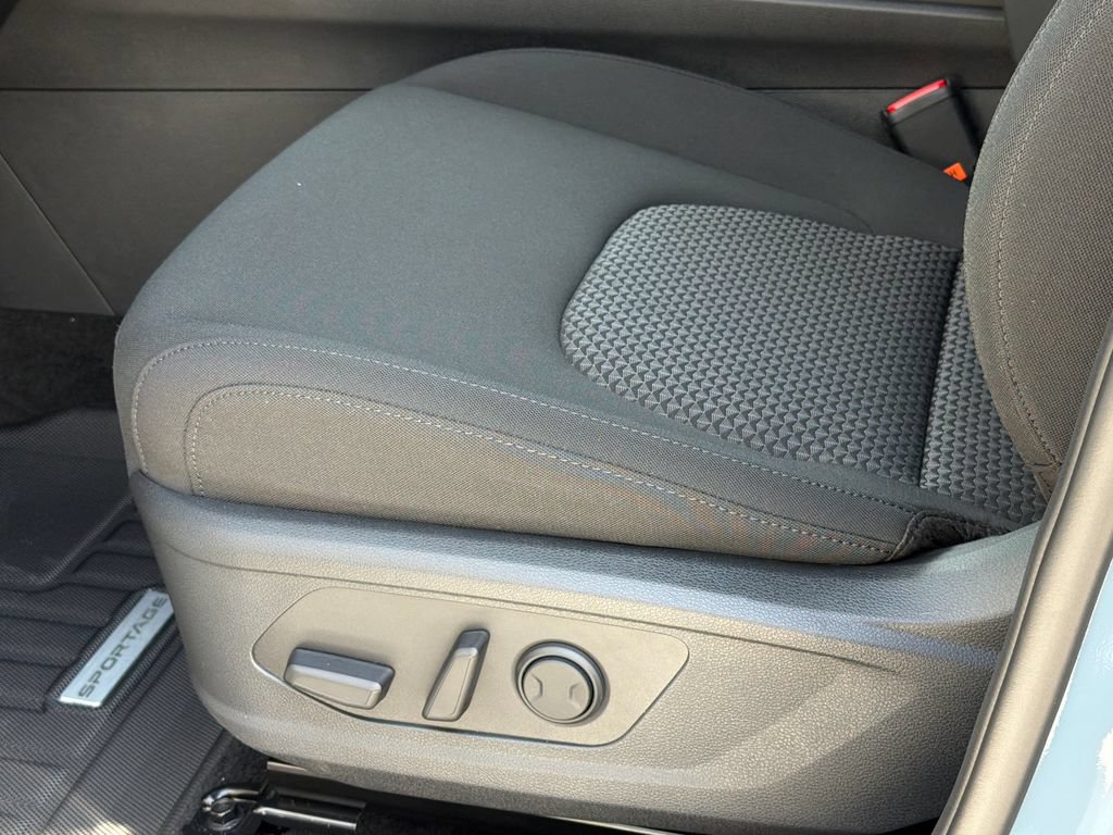 New 2027 Kia Sportage S FWD image 17