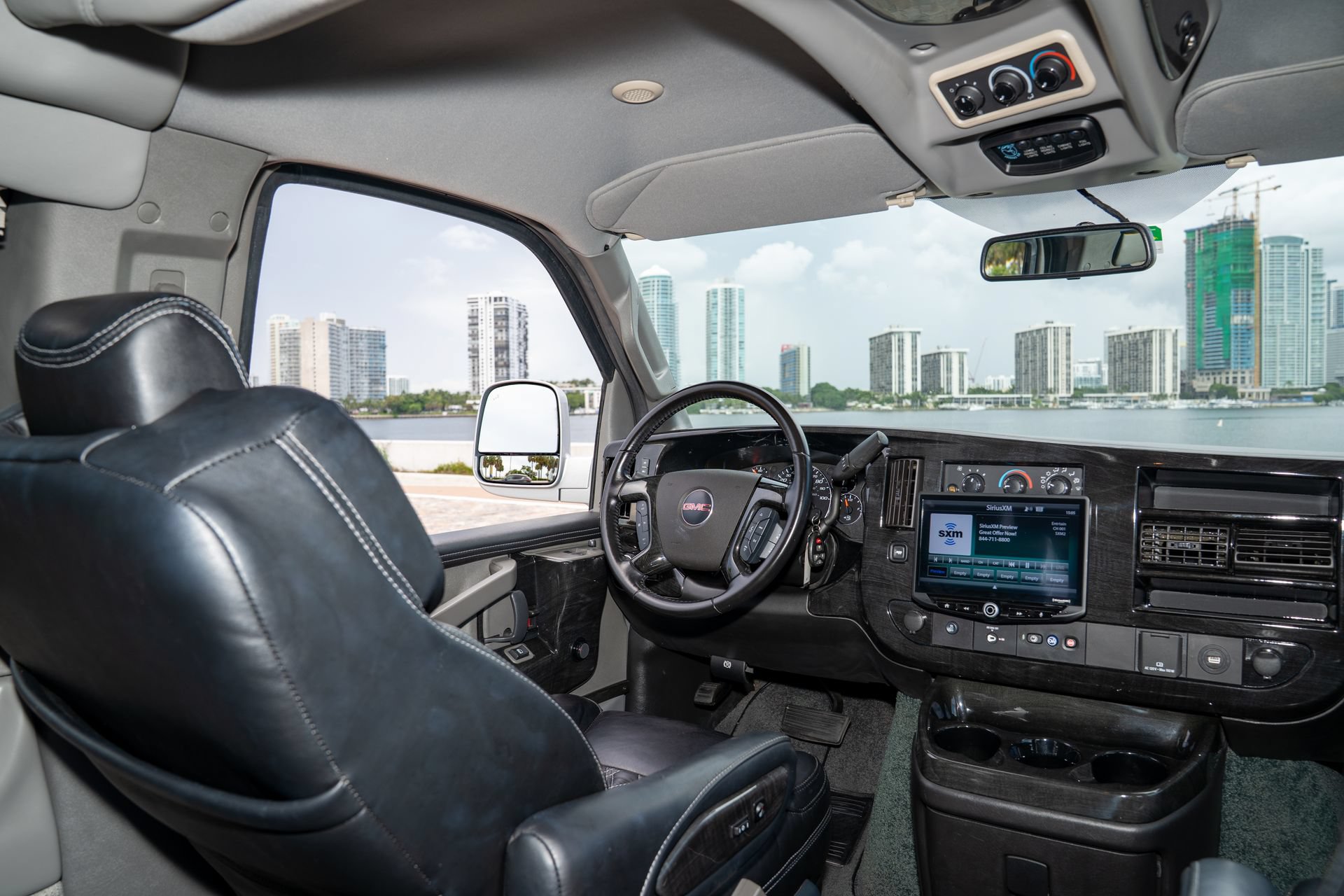 Used 2022 GMC Savana 2500 Extended RWD image 21