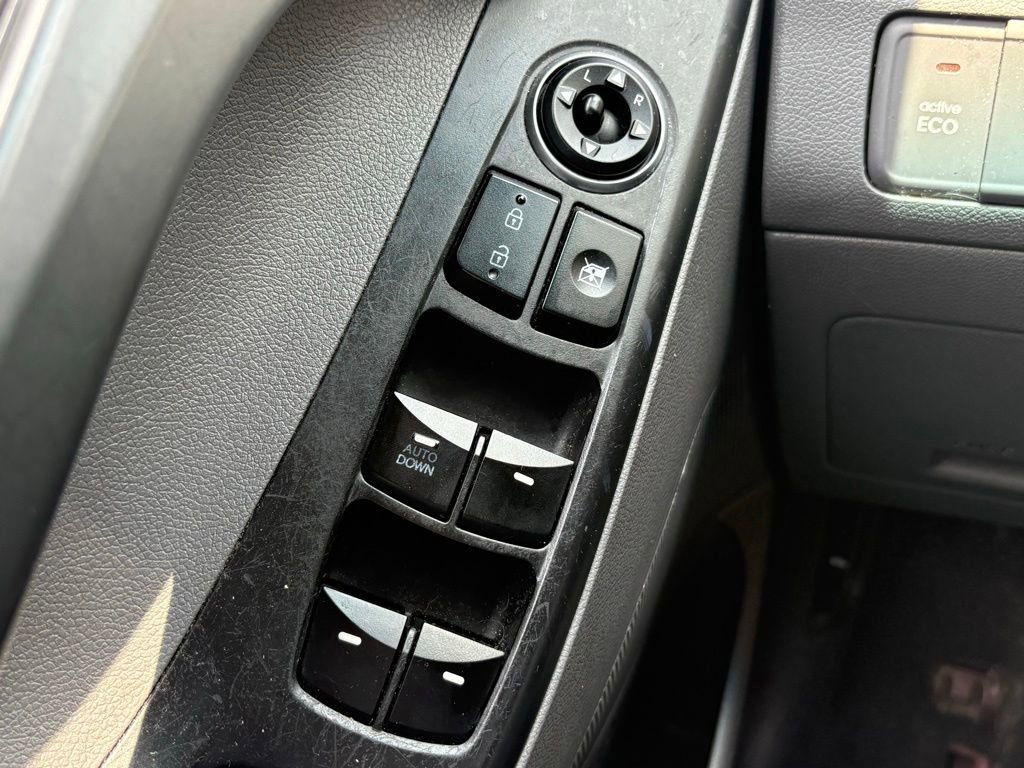 Used 2016 Hyundai Elantra SE FWD image 22