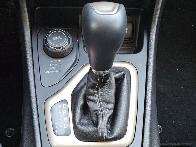 Used 2018 Jeep Cherokee Limited image 11