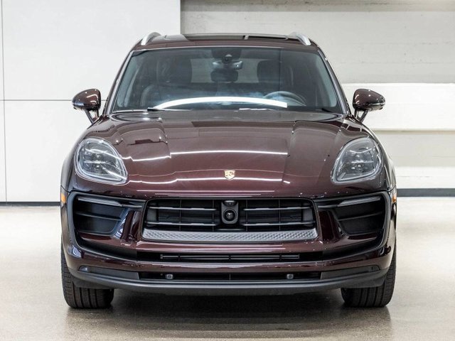 Used 2025 Porsche Macan image 11