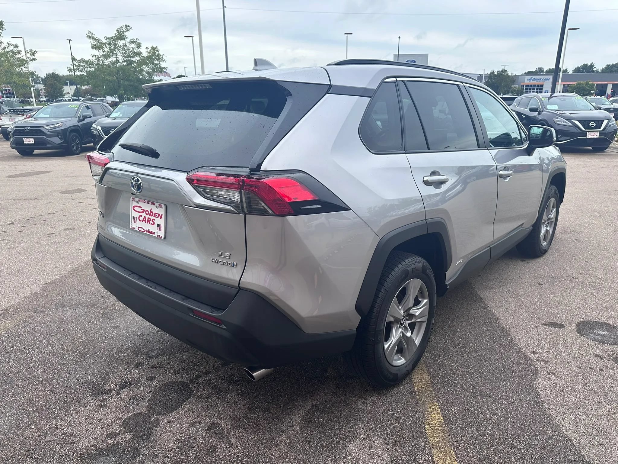 Used 2022 Toyota RAV4 LE AWD/4WD image 5
