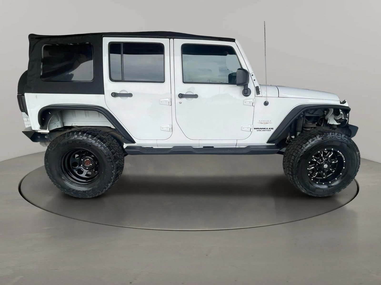 Used 2011 Jeep Wrangler Unlimited Sahara w/ Connectivity Group AWD/4WD image 6
