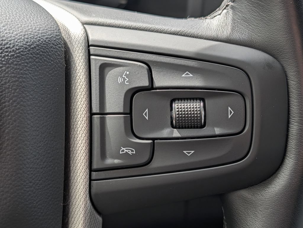 Used 2023 GMC Yukon Denali w/ Advanced Technology Package AWD/4WD image 27