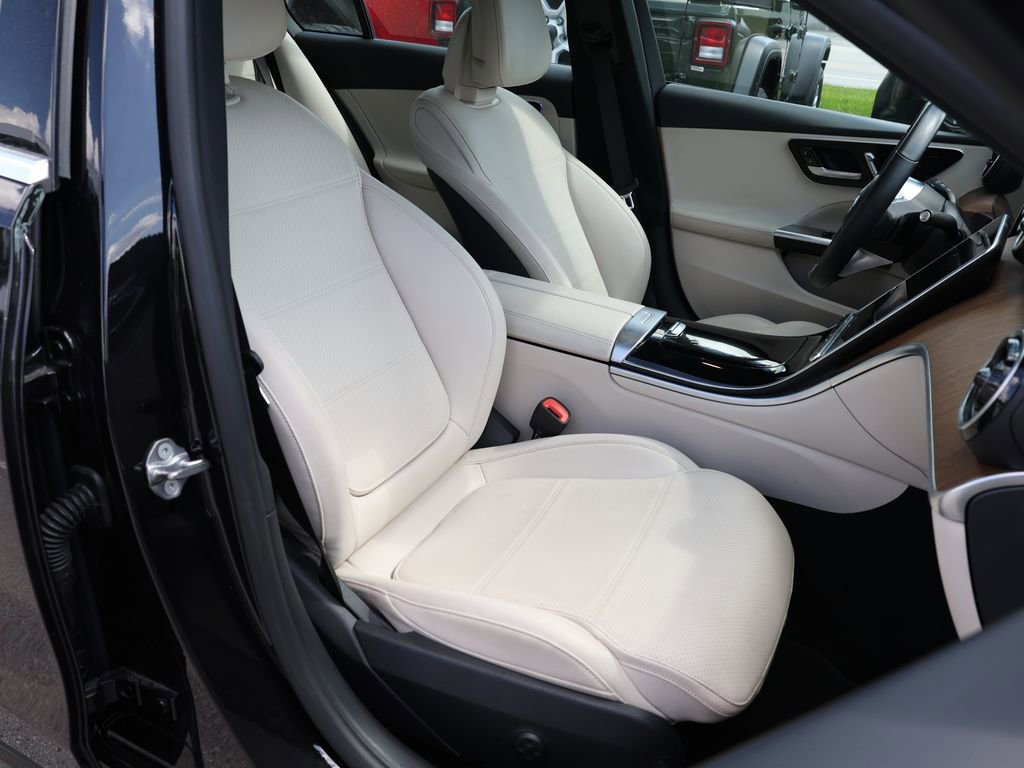 Used 2023 Mercedes-Benz C 300 4MATIC Sedan image 23