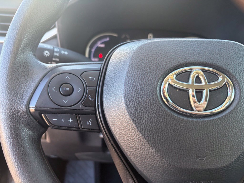 Used 2025 Toyota RAV4 XLE AWD/4WD image 27