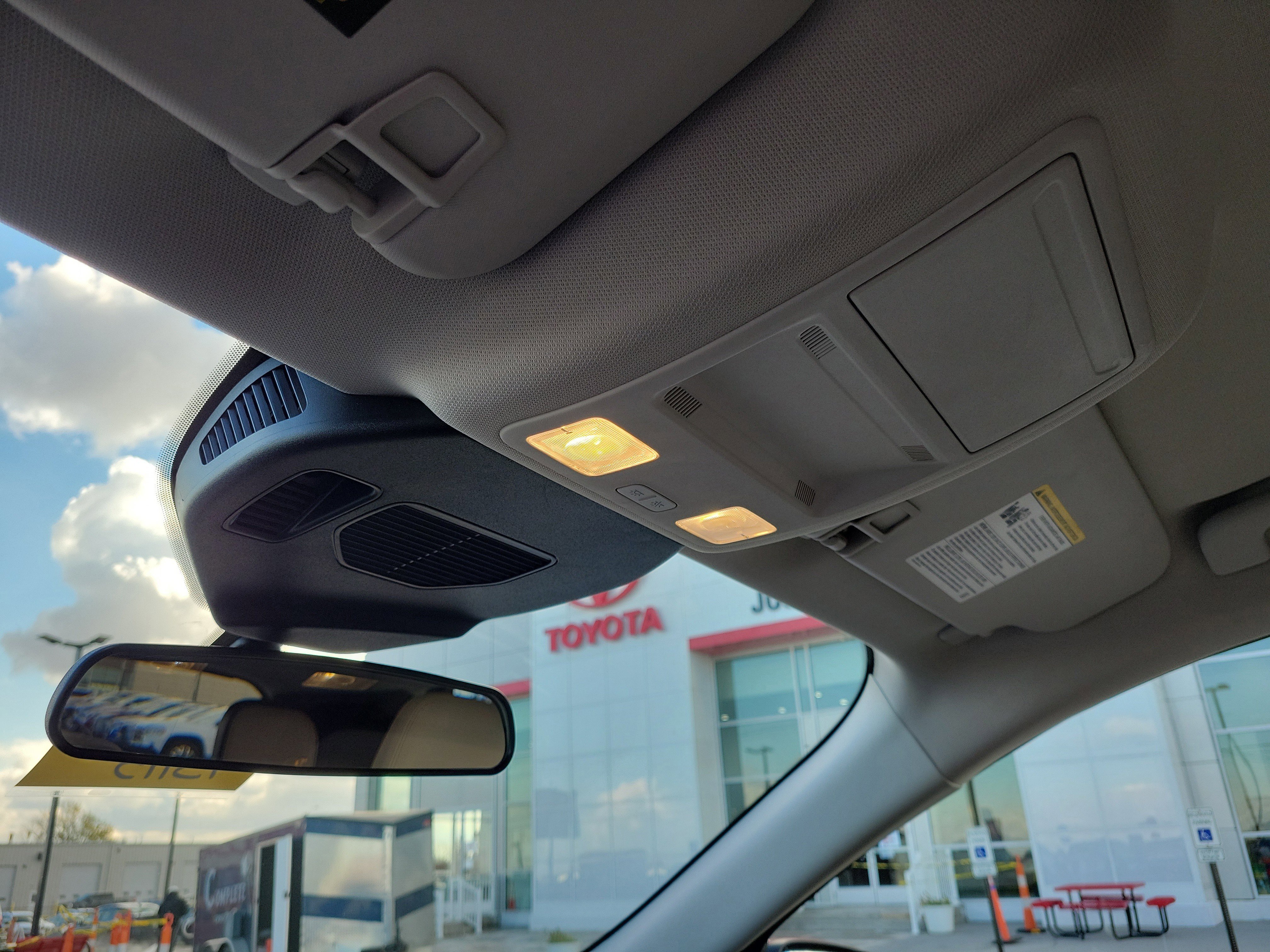 Used 2022 Ford Escape SEL image 30