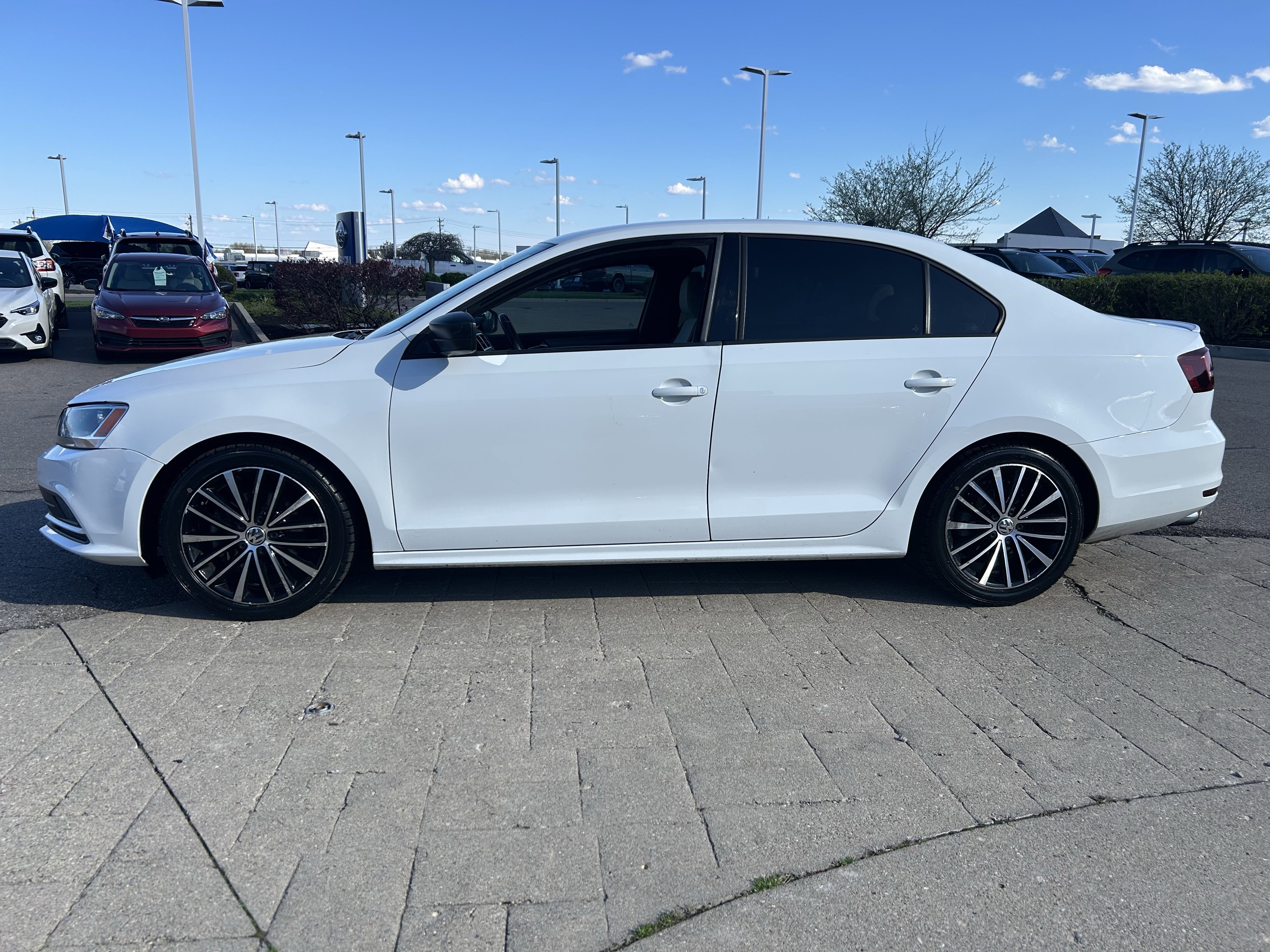 Used 2016 Volkswagen Jetta Sport image 4