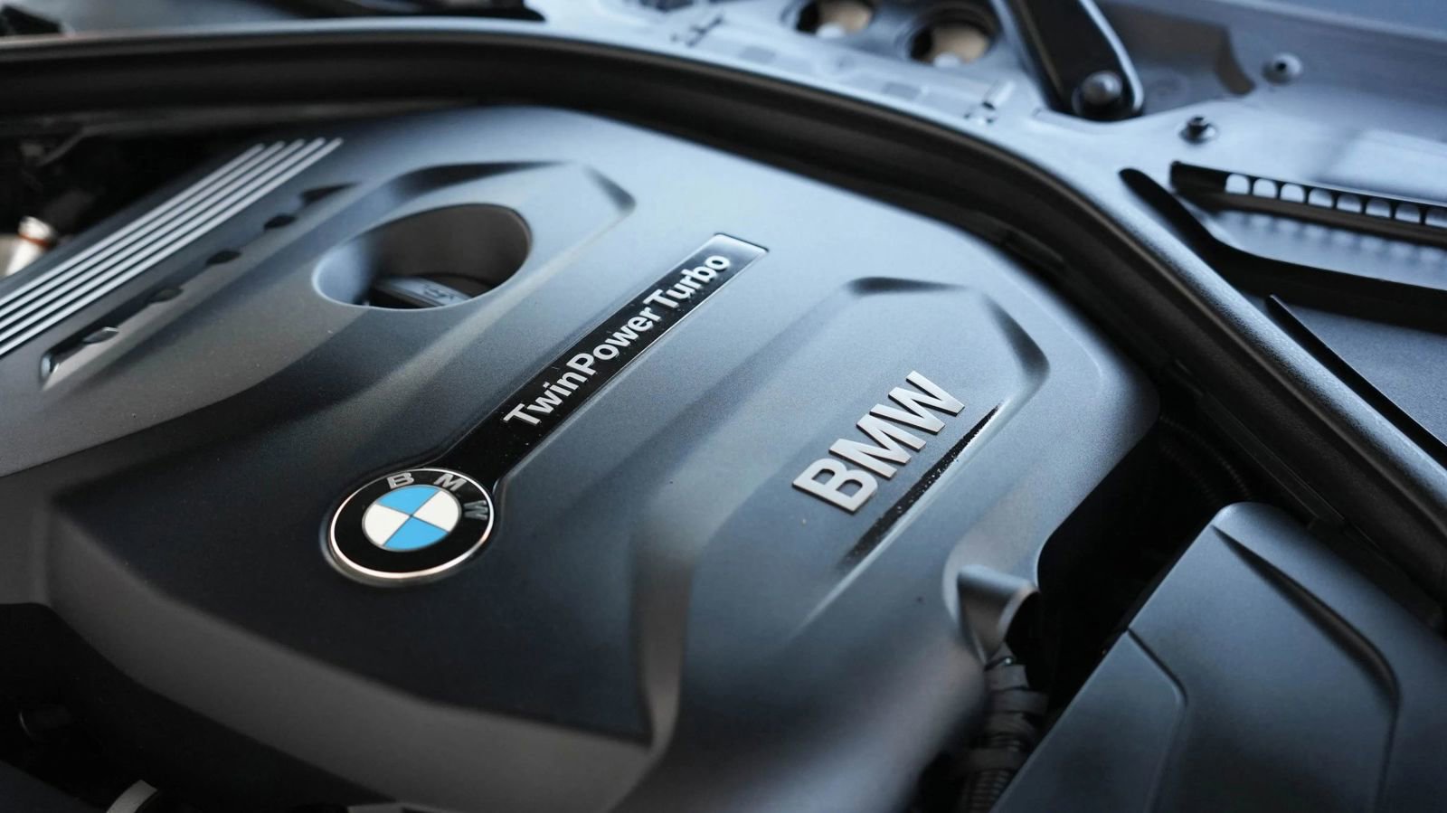 Used 2018 BMW 330i xDrive Sedan w/ Convenience Package image 19