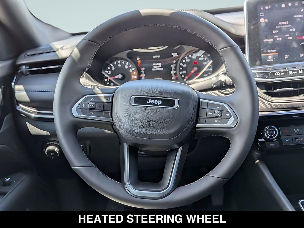 Used 2026 Jeep Compass Latitude AWD/4WD image 14