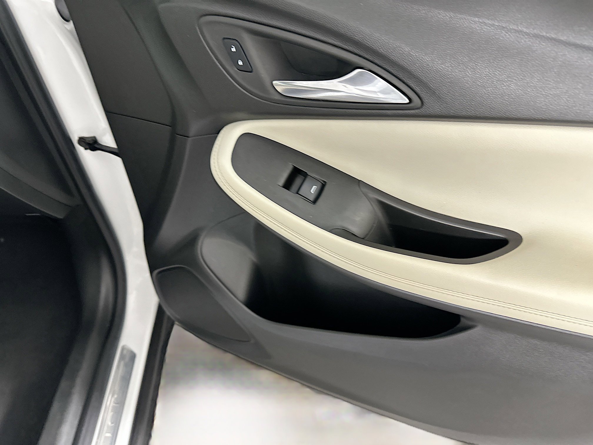 Used 2022 Buick Encore GX Select image 31