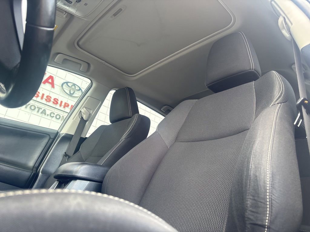 Used 2017 Toyota RAV4 XLE FWD image 10