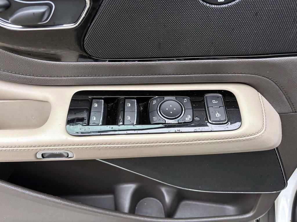 Used 2020 Lincoln Aviator Reserve w/ Equipment Group 201A image 13