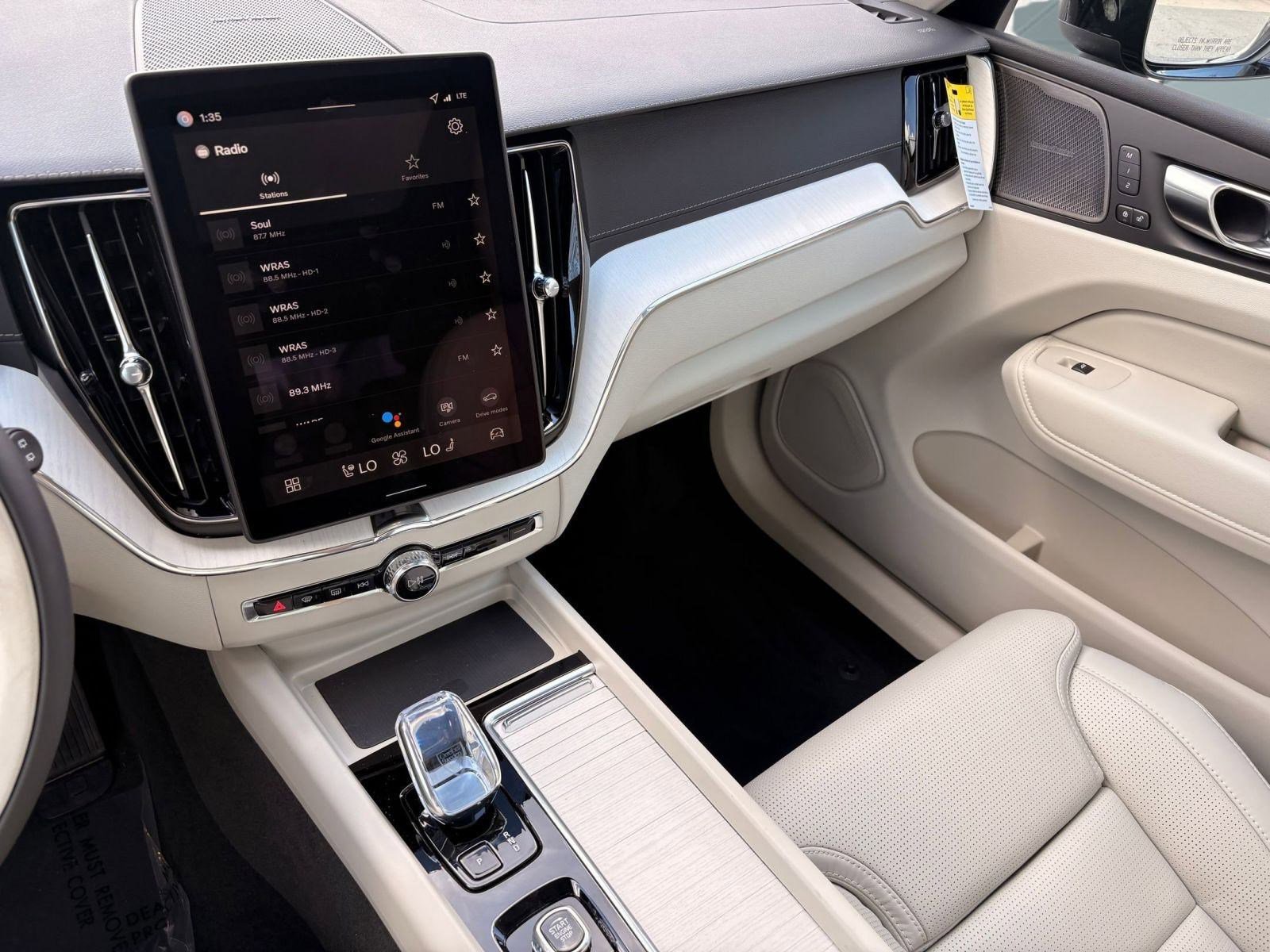 New 2026 Volvo XC60 B5 Ultra w/ Climate Package image 23