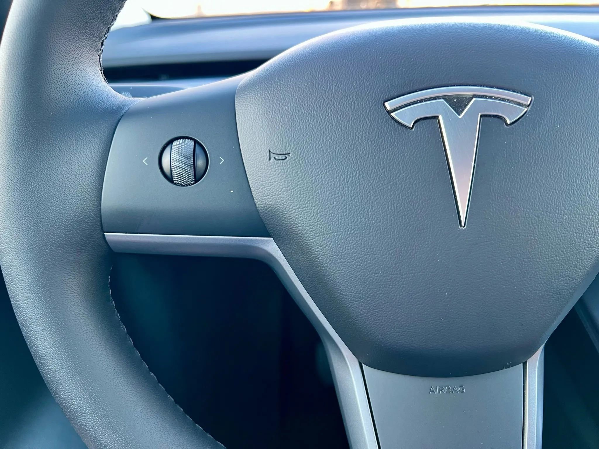 Used 2021 Tesla Model Y Long Range image 25