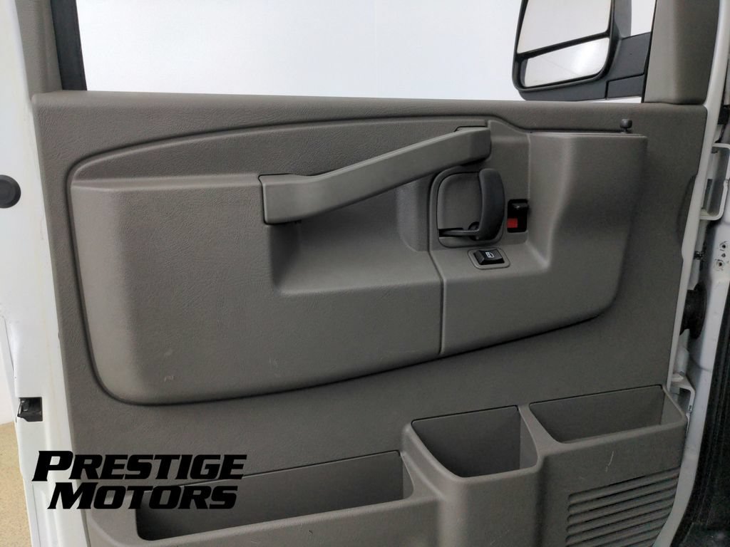Used 2018 Chevrolet Express 3500 LT w/ LT Preferred Equipment Group RWD image 20