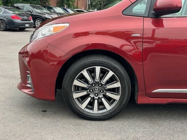 Used 2020 Toyota Sienna XLE w/ XLE Navigation Package AWD/4WD image 8