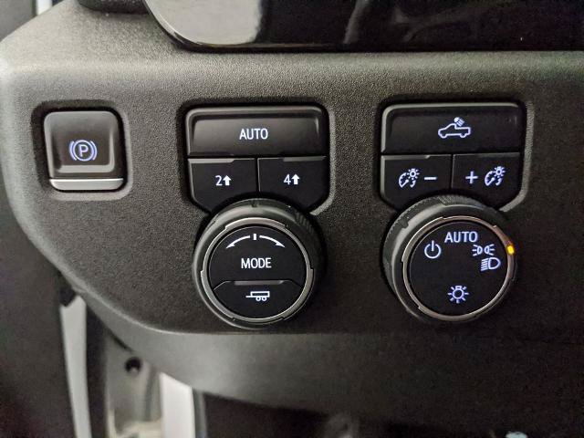 Used 2022 Chevrolet Silverado 1500 LT w/ Protection Package AWD/4WD image 12