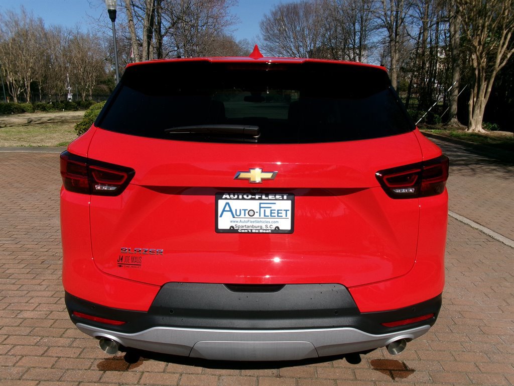 Used 2025 Chevrolet Blazer LT w/ Driver Confidence Package image 6