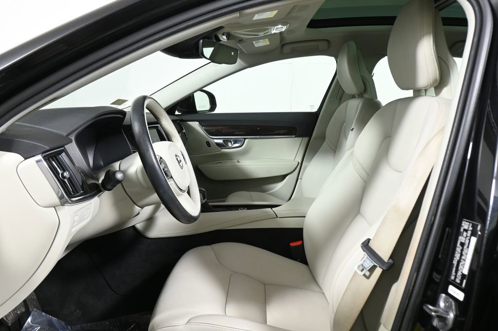 Used 2018 Volvo S90 T5 Momentum w/ Convenience Package image 3